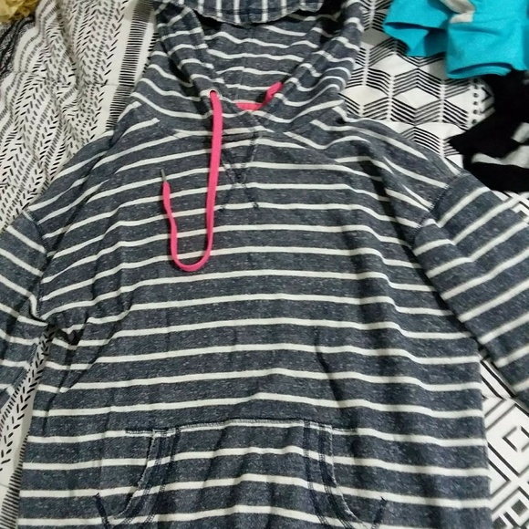 Sweaters - Picture 6 of 8